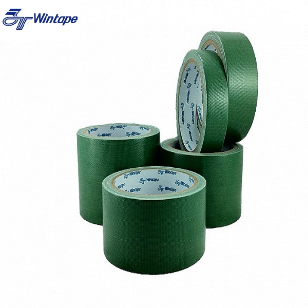 สีเขียวแก่